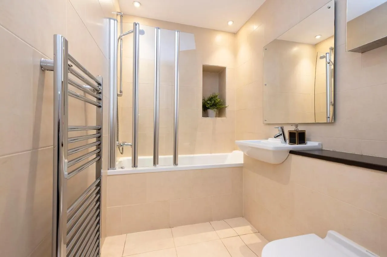 Joivy Luxury Home On George Street Edinburgh 0*,  United Kingdom