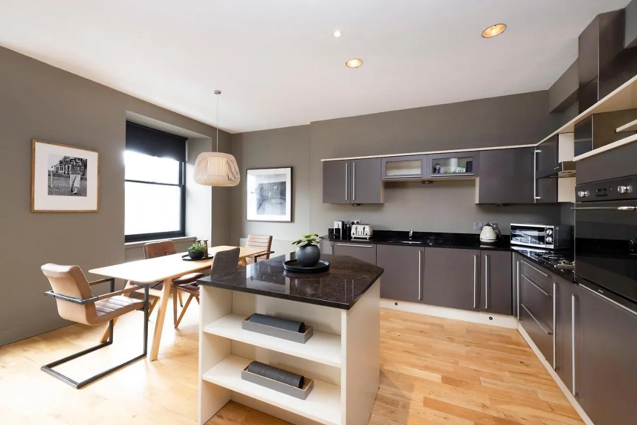 Apartment Joivy Luxury Home On George Street Edinburgh United Kingdom