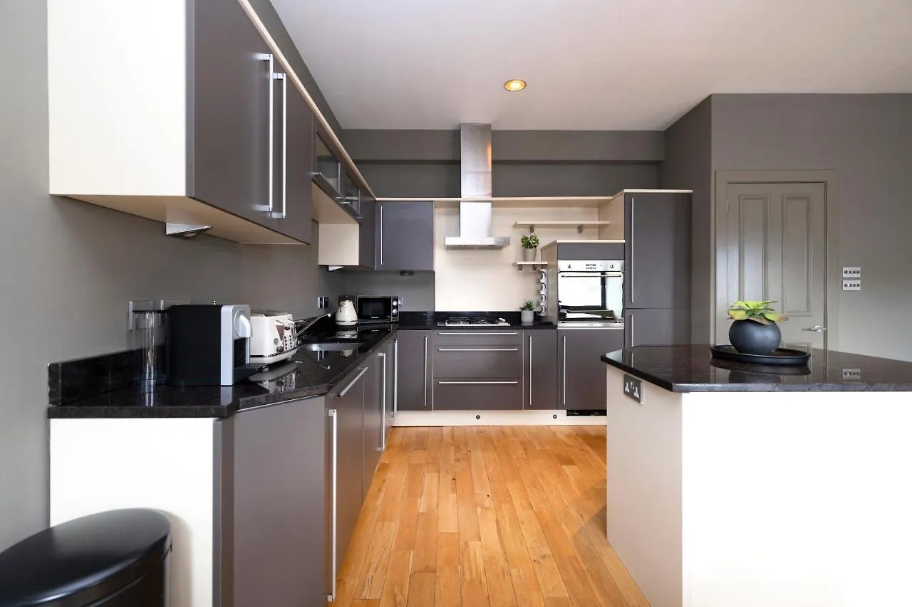 Joivy Luxury Home On George Street Edinburgh Apartment